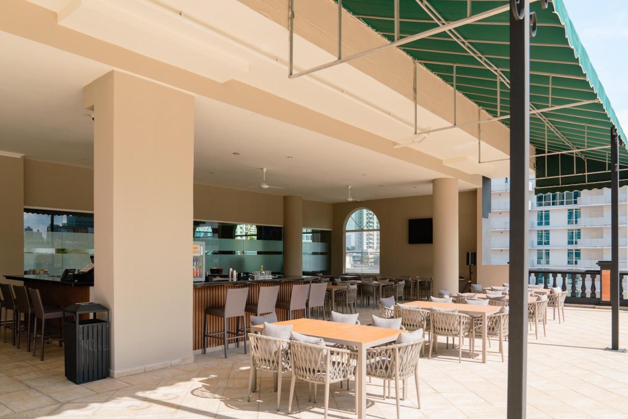 Waymore Hotel Spa & Casino Panama City Exteriör bild